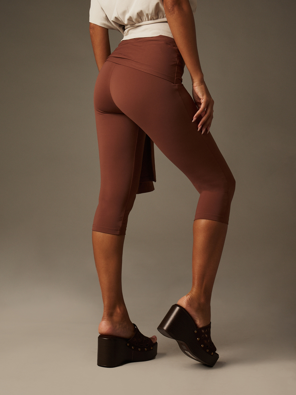 MISSGUIDED High Rise Tie Side Brown Capri Leggings With Slinky Stretch Fabric And Asymmetric Hem Detail For Casual Everyday Comfort