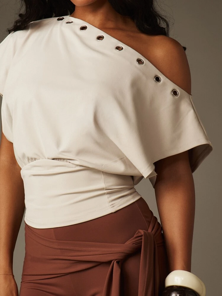 MISSGUIDED Cinched Waist Asymmetric One Shoulder Eyelet Detail Blouse With Short Sleeves And Gathered Waistband
