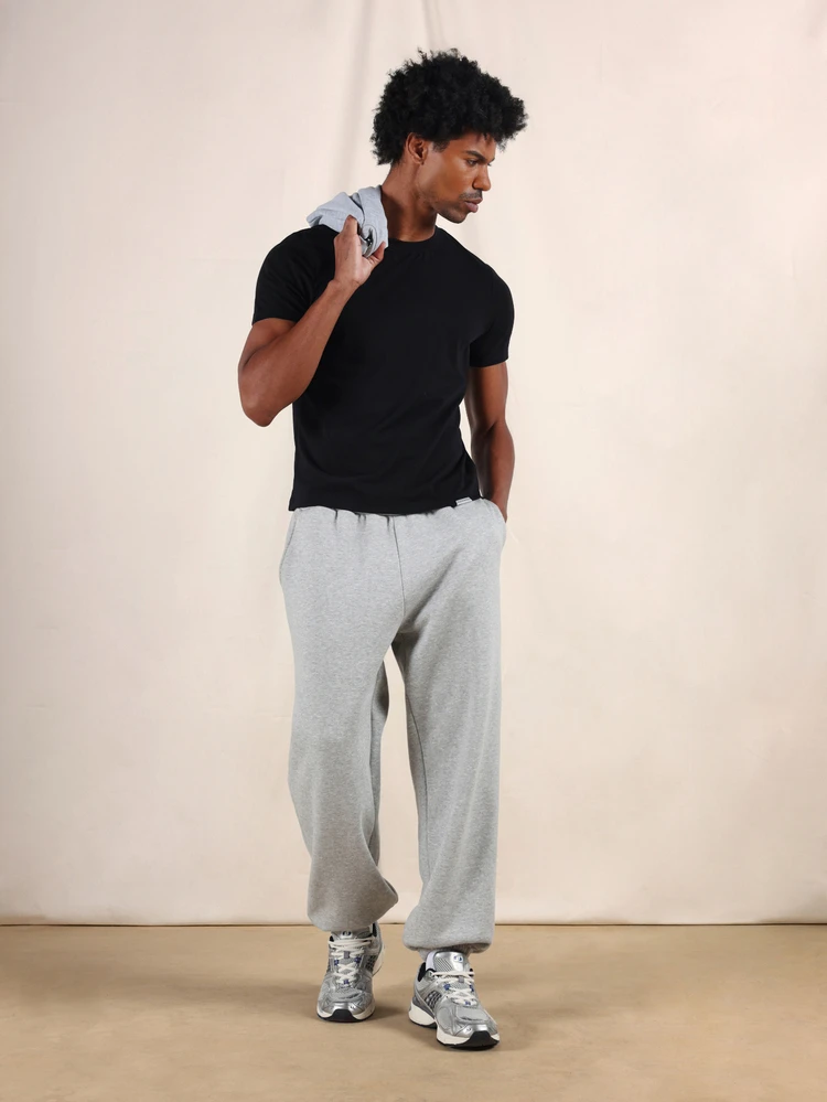 Elliot Camiseta Básica de Algodão Preta de Manga Curta e Gola Careca, Ajuste Slim, Casual Clássica para Uso Diário