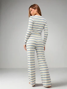 MISSGUIDED 条纹纽扣前开襟休闲开衫，长袖宽松版型，休闲舒适，居家穿着倍感惬意。 - 藍色 - 查看 2