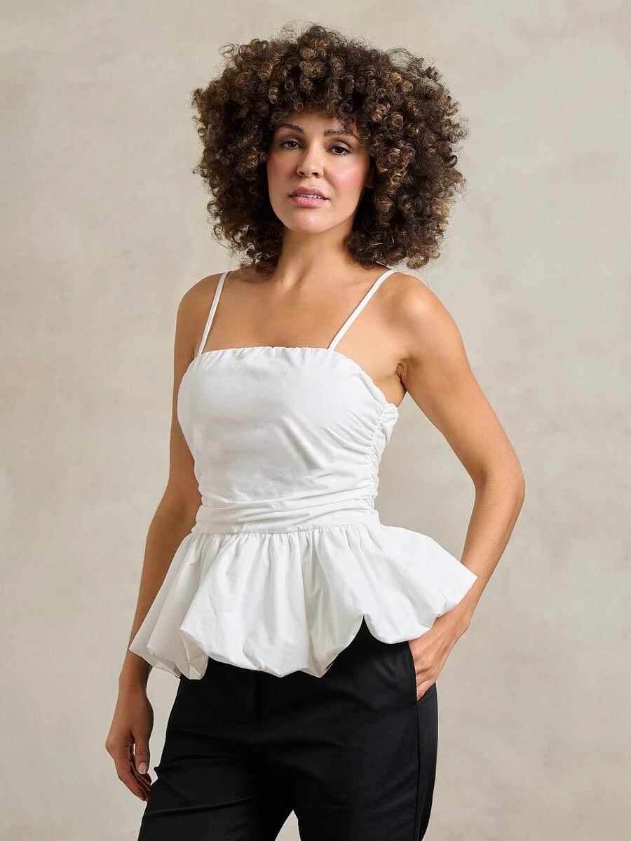 Rouah 女士白色棉质荷叶边吊带背心，方领泡泡下摆，腰部褶皱设计，简约时尚，适合夏日夜晚穿着 SS26 - 白色 - 查看 1