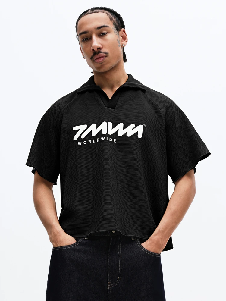 Camisa Polo Casual Recortada com Nervuras e Logotipo Bordado, Estilo Leve de Verão e Primavera