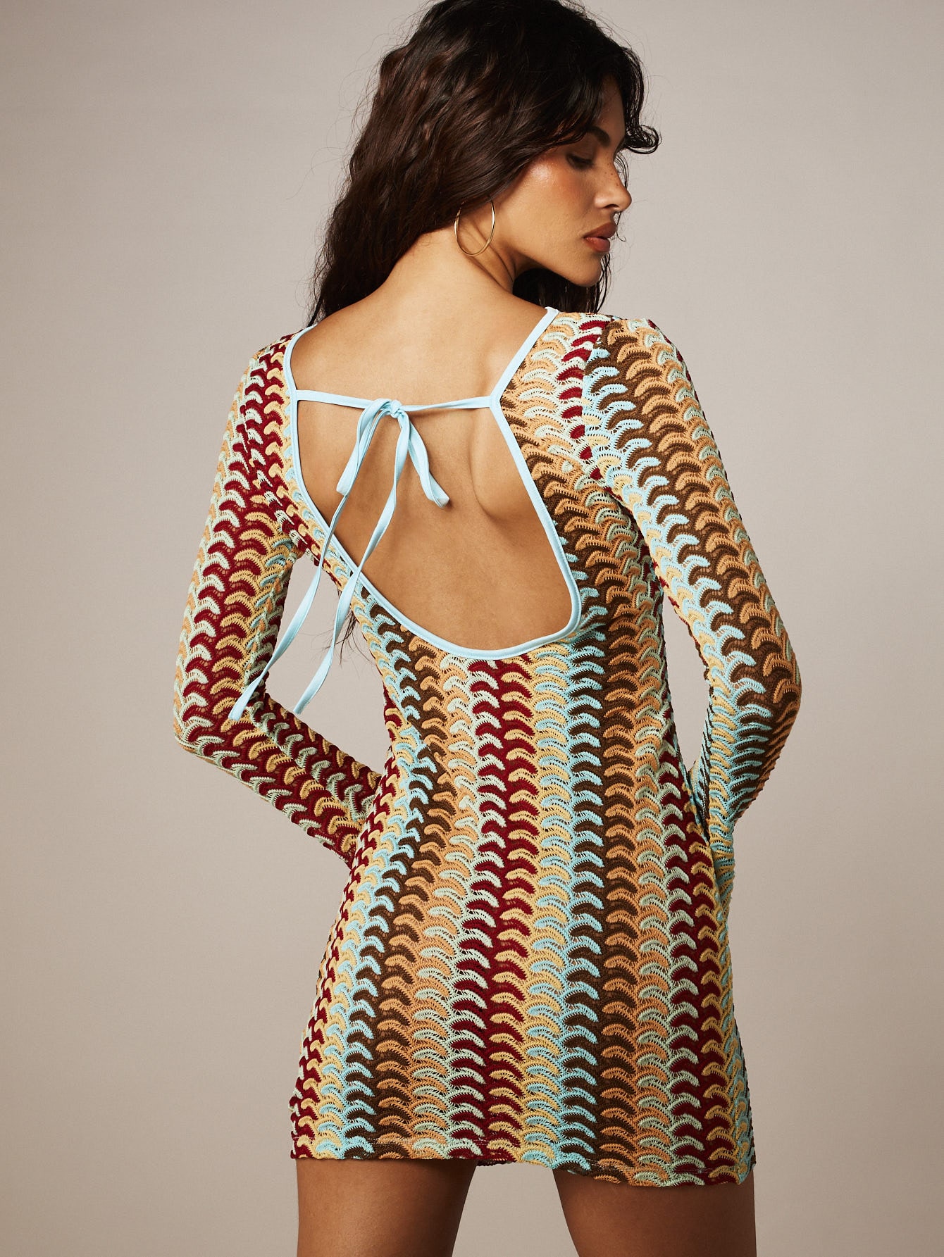 Neckline