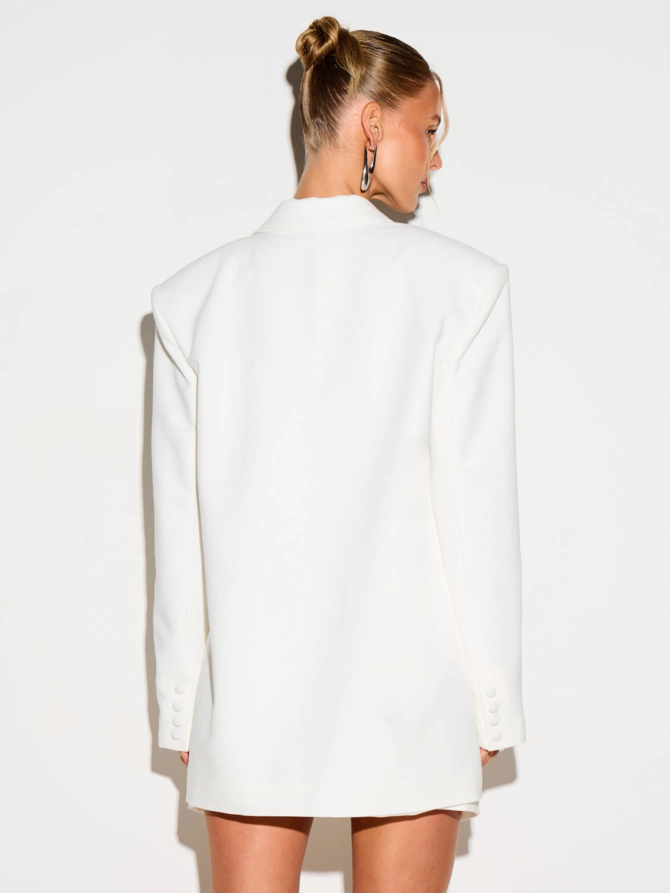 KIZN Long Sleeve White Blazer Dress With Buttons