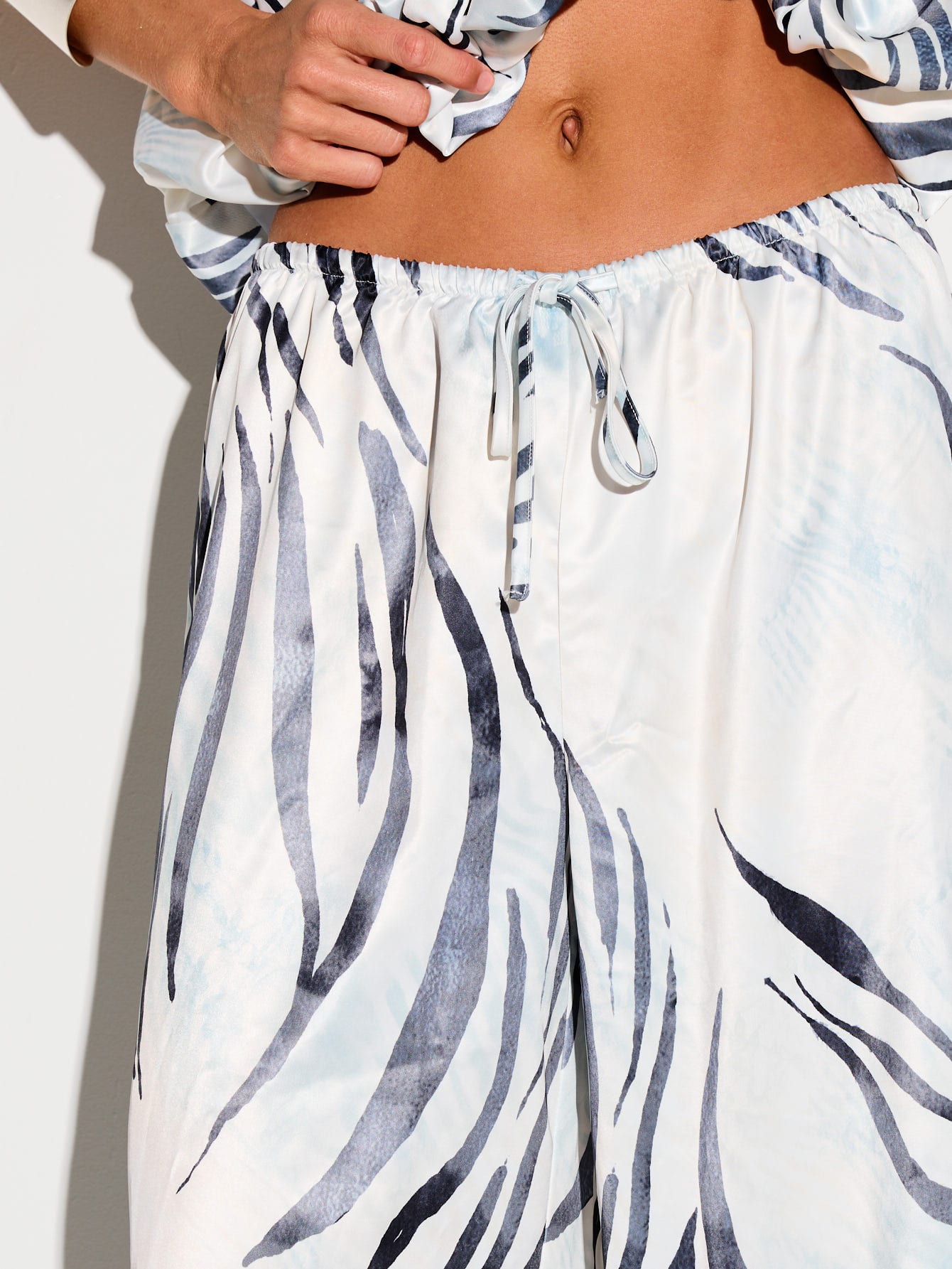 KIZN Tropical Print Wide Leg Satin Palazzo Pants