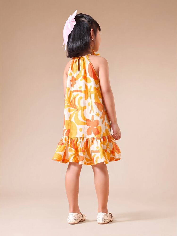 Robe d'été à fleurs avec volants, décolleté ras-du-cou, bretelles, ourlet à volants. Idéale pour les vacances à la plage et les fêtes
