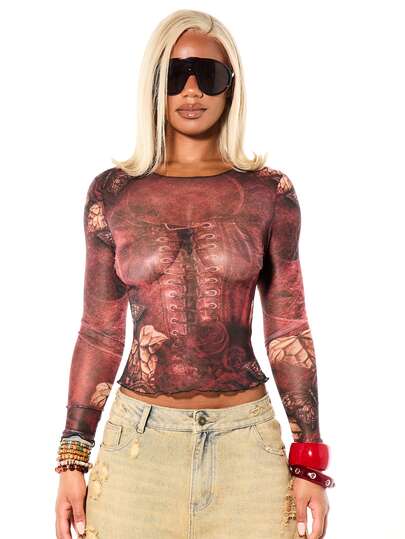 SUMWON WOMEN Blusa de manga larga con cuello redondo y diseño de corsé estampado, de corte regular, con estilo gráfico gótico y renacentista, inspirada en lo vintage