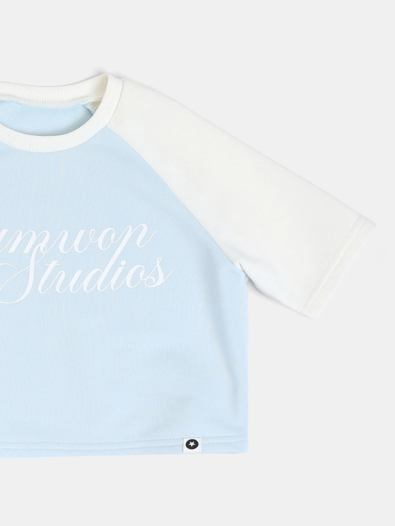 Conjunto de verano informal de camiseta de manga raglán y pantalones cortos de dos piezas con estampado de texto para niñas