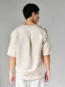SUMWON Camisa de manga corta con cuello en V relajado con detalles plisados, sensación de lino, top casual de verano - Caqui - Ver 2