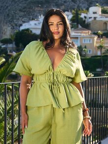 FASHION SZN Plus Size Casual Solid Color Deep V-Neck Tie Waist Blouse - Green - View 4