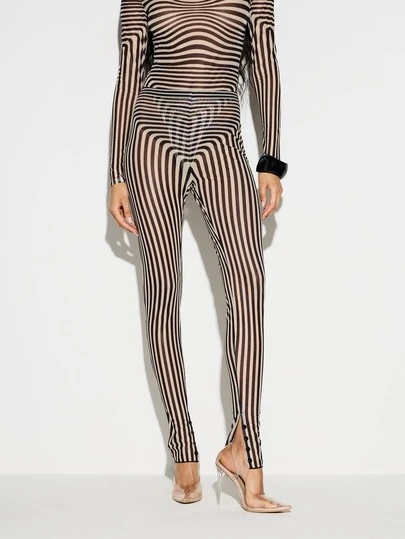 KIZN Quần legging skinny kẻ sọc bằng vải lưới xuyên thấu in họa tiết ảo giác, có đường xẻ ở gấu quần và chi tiết cúc ở mắt cá chân.