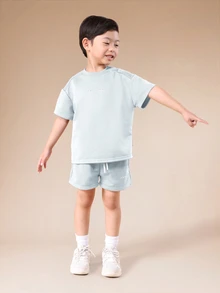 SUMWON 幼儿核心款圆领短袖T恤和抽绳短裤套装 - 藍色 - 查看 1