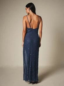 Đầm maxi dáng suông bất đối xứng cổ đổ, chất liệu móc len, đính sequin, dây mảnh và xẻ tà bên hông. - Màu xanh lam - Xem 2