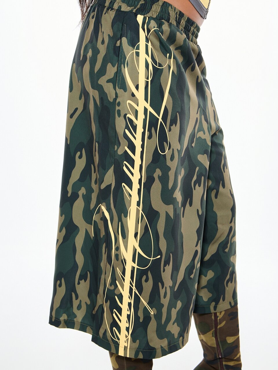 SUMWON WOMEN Camouflage Print Wide Leg Culottes With Side Stripe Detail Elastic Waist Casual Summer Trousers