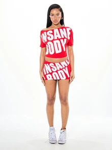 SUMWON WOMEN Off-Shoulder Crop Top With Large Scale Insane Body Slogan Print Short Sleeve Summer Festival Style Everyday Red And White Streetwear - Red - View 4