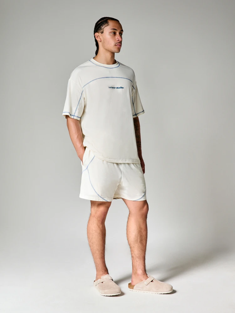 Studios lässiges, locker sitzendes Crew-Neck T-Shirt und Shorts Co-Ord Set mit kontrastierender Steppnaht-Detaillierung, Sommer Zweiteiler