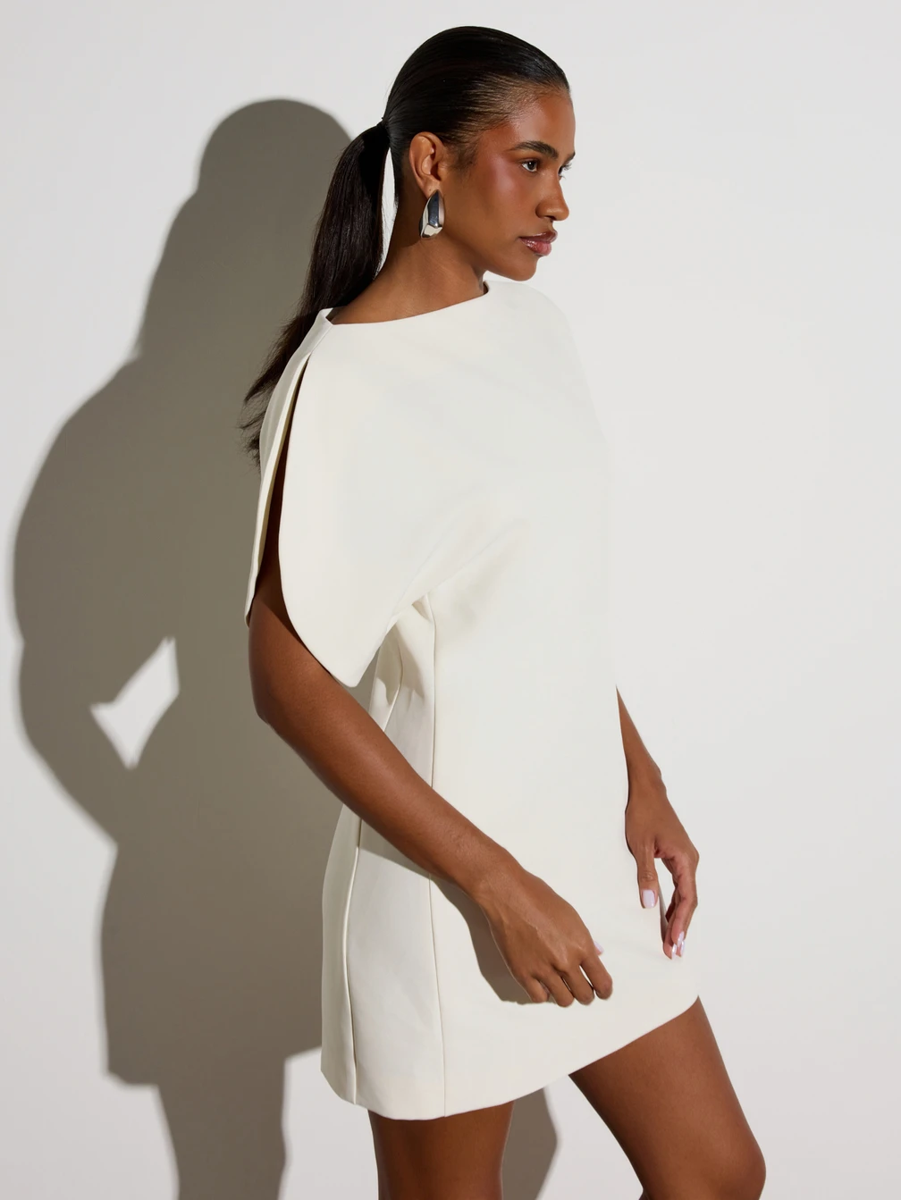 black white off shoulder dress Bex Midi Dave & Johnny 11362 june 30 Fabric is very stretchy Material:Cotton/Nylon/Polyester