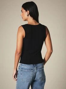 Áo tank top không tay dệt gân với viền ren ở cổ chữ V, kiểu áo hai dây ngắn ôm sát, món đồ thiết yếu cho mùa hè. - màu đen - Xem 2