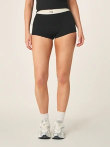 MISSGUIDED 罗纹迷你短裤，撞色Logo腰带细节，修身热裤，夏季度假风 - 黑色 - 查看 1