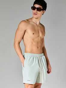 PLAYBOY X SUMWON Shorts de baño gráficos con cintura elástica y cordón para playa y vacaciones de verano - verde menta - Ver 5