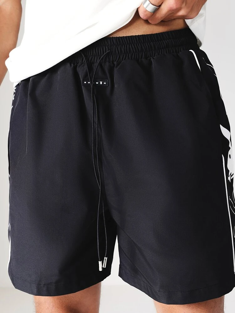 PLAYBOY X SUMWON Sunga com Estampa do Logotipo do Coelho no Painel Lateral, com Cordão na Cintura, Shorts de Praia e Férias de Verão