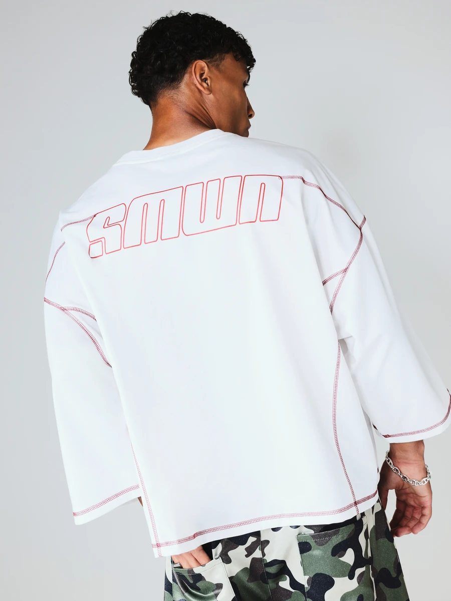 SUMWON 宽松短款T恤,饰有撞色红色缝线细节和背面logo印花 - 白色 - 查看 1