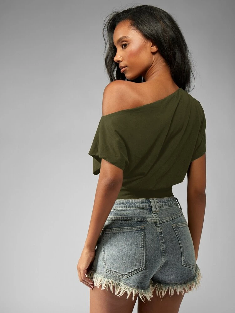 MISSGUIDED Off-Shoulder Asymmetric Crop Top In Soft Cotton - Casual Summer Everyday Wear Style