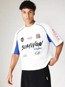SUMWON Camiseta de cuello redondo con ajuste cuadrado Studios con gráficos de carreras y paneles de bloques de color para la Copa del Mundo - Multicolor - Ver 4