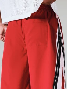 SUMWON Short de basketball à enfiler avec détail de panneau latéral et cordon de serrage à rayures contrastées - Rouge - Voir 6