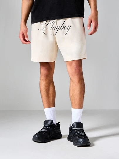 PLAYBOY X SUMWON Quần short nỉ in logo chữ viết tay, có dây rút ở eo và chi tiết nhãn dệt.