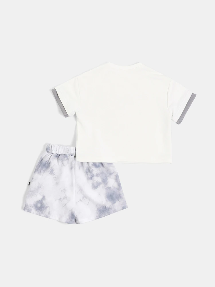 Conjunto de Camiseta Gola Careca com Estampa Urbana e Shorts Tie Dye Coordenado, Conjunto de Verão de Duas Peças para Meninos