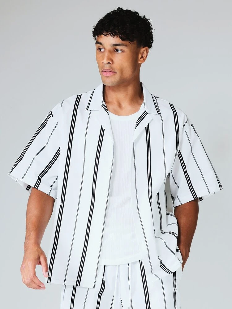 Conjunto a juego de camisa de manga corta con rayas verticales y bermudas - Conjunto de verano de dos piezas para vacaciones