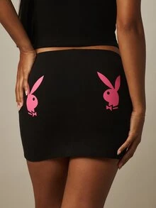 Missguided x Playboy Minifalda con gráfico de cabeza de conejo, con detalle de lazo rosa y cremallera lateral - Negro - Ver 2