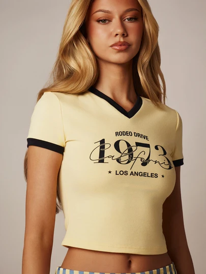 MISSGUIDED Camiseta corta con cuello en V y estampado retro de Rodeo Drive 1973 Los Ángeles