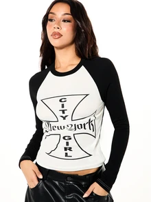 SUMWON Atasan Crop Lengan Panjang Raglan Bergambar untuk Wanita Ukuran Plus di Kota New York dengan Motif Salib Besi dan Lengan Kontras, Cocok untuk Musim Gugur. - Hitam dan Putih - View 1