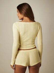 MISSGUIDED 镂空针织长袖露脐上衣和抽绳迷你短裤家居服套装，饰有蕾丝边饰 - 黃色 - 查看 2