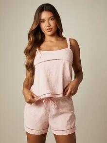 MISSGUIDED 带荷叶边肩带、方形领口和梯形蕾丝饰边的圆点吊带休闲上衣 - 粉色 - 查看 3