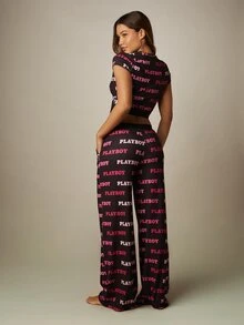 Missguided x Playboy 全身印花露脐上衣和阔腿休闲裤套装，打造舒适夜晚 - 彩色 - 查看 2