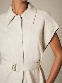 KSTM Áo vest blazer pha vải lanh, cổ bẻ, tay ngắn và khóa chữ D ở eo. - Màu be - Xem 5