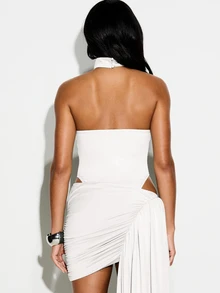 KIZN Bodysuit Halter Neck Model Tinggi dengan Detail Rok Mini Berkerut di Bagian Pinggang dan Ekor - Putih - View 2