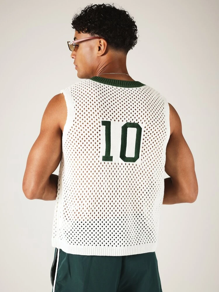 Lässiges gestricktes offenes Netzhemd mit Varsity-Abzeichen-Patch und Jersey-Nummer-Detail
