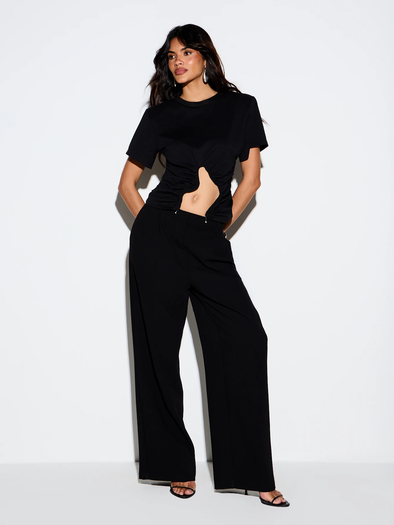 KIZN Ruched Crop T-Shirt With Cut-Out Wave Hem