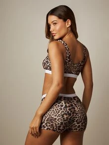 Missguided x Playboy Bộ áo ngực và quần boxer cổ tròn in họa tiết da báo với dây thun có logo. - Nhiều màu - Xem 3