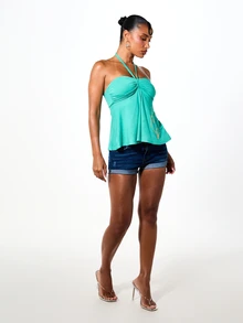 BABYPHAT Áo quây cổ yếm kiểu Y2K với phần ngực xếp ly, vạt áo xòe và họa tiết vàng ở bên hông. - Màu xanh Bạc hà - Xem 3
