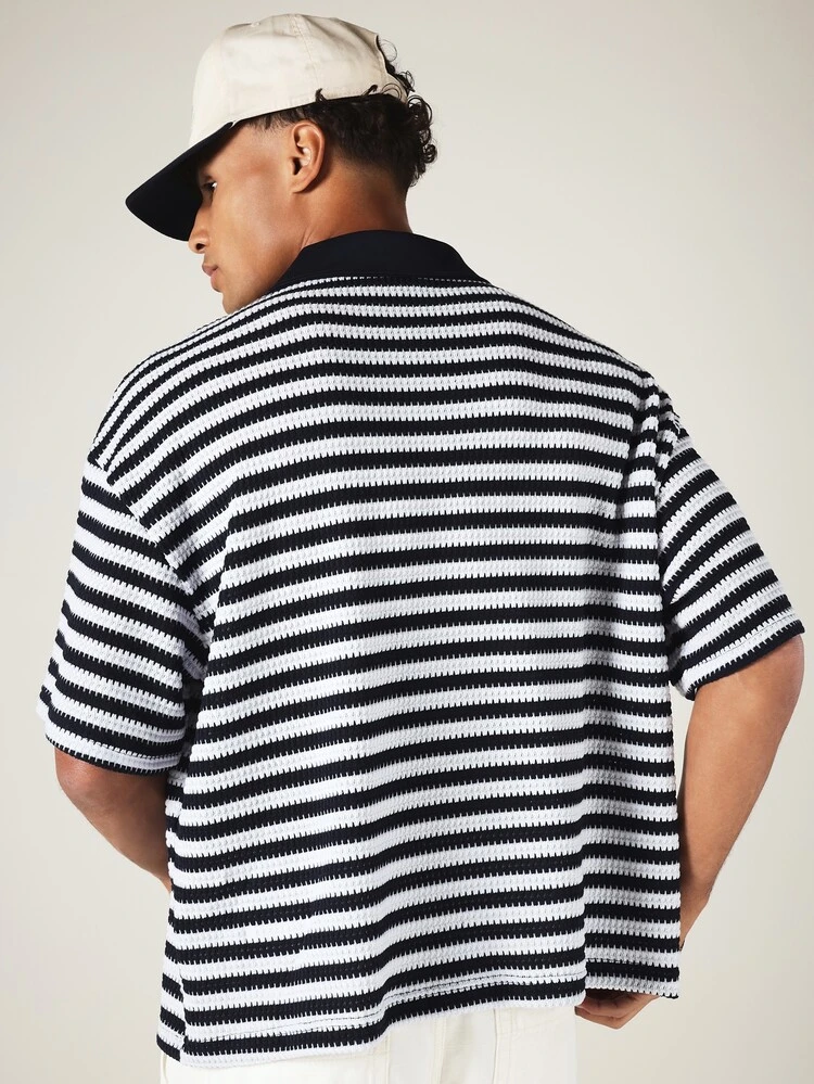 Camisa Polo de Tricô Listrado com Gola Aberta, Manga Curta e Caimento Relaxado, Top de Verão