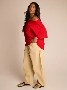 FASHION SZN 大码100%纯棉休闲落肩T恤，日常宽松版型，适合上班、机场、夏季度假等各种场合，Y2K胶囊衣橱必备单品 - 紅色 - 查看 5