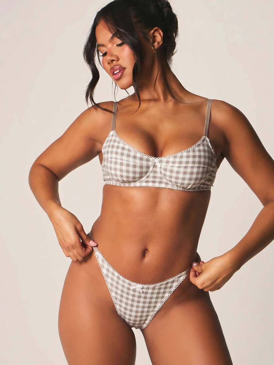 MISSGUIDED Gingham Underwire Bra And Thong Lingerie Set With Scallop Trim And Bow Detail - Beige - View 1