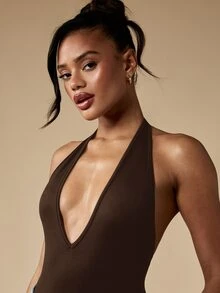 MISSGUIDED Body con cuello halter, escote pronunciado y espalda abierta, sin mangas, cierre a presión, body sin espalda - Marrón Chocolate - Ver 3