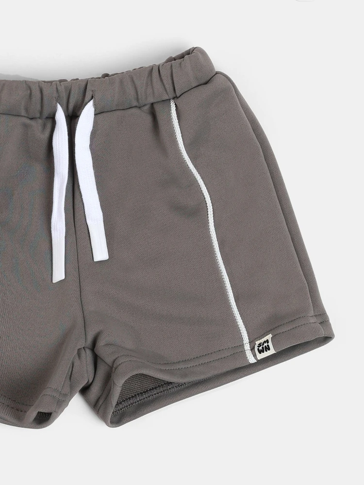Set coordinato da ragazzo per l'estate, composto da canotta con grafica di anguria e pantaloncini, scollo a girocollo, senza maniche, due pezzi