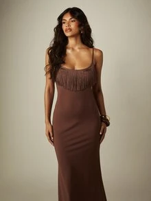MISSGUIDED Robe de soirée longue et formelle à col bénitier, à fines bretelles et à franges à franges, moulante jusqu'aux chevilles - Marron - Voir 3